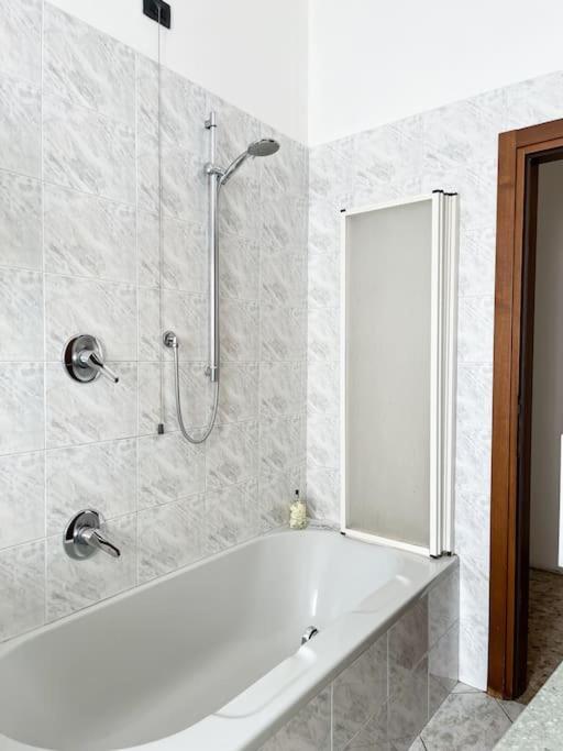 Airport+Train Station+Center Cozy City Loft Apartment Bergamo Bagian luar foto